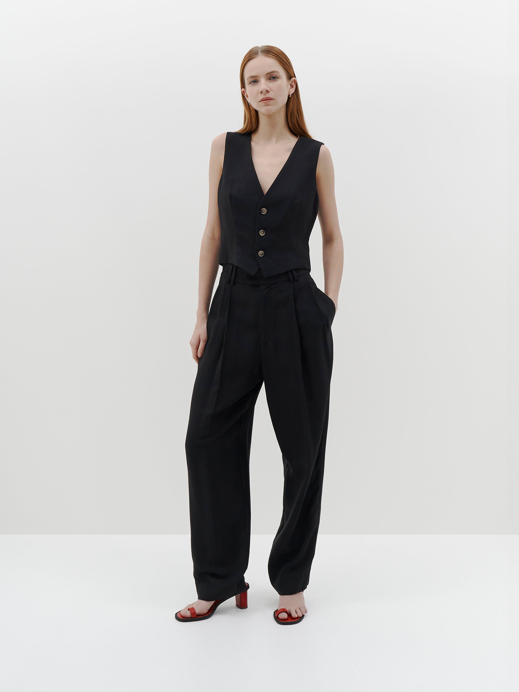 pleated straight leg pant