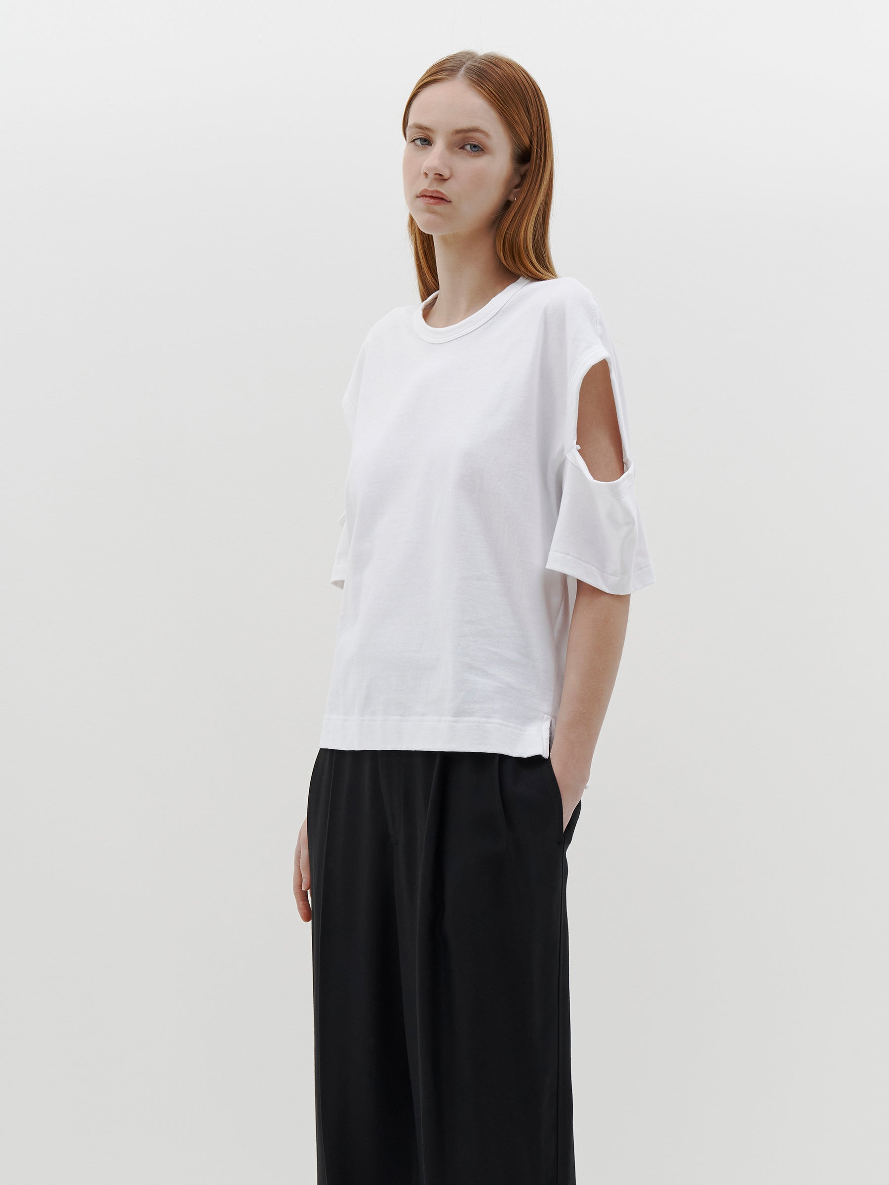 shoulder cut out boxy t.shirt
