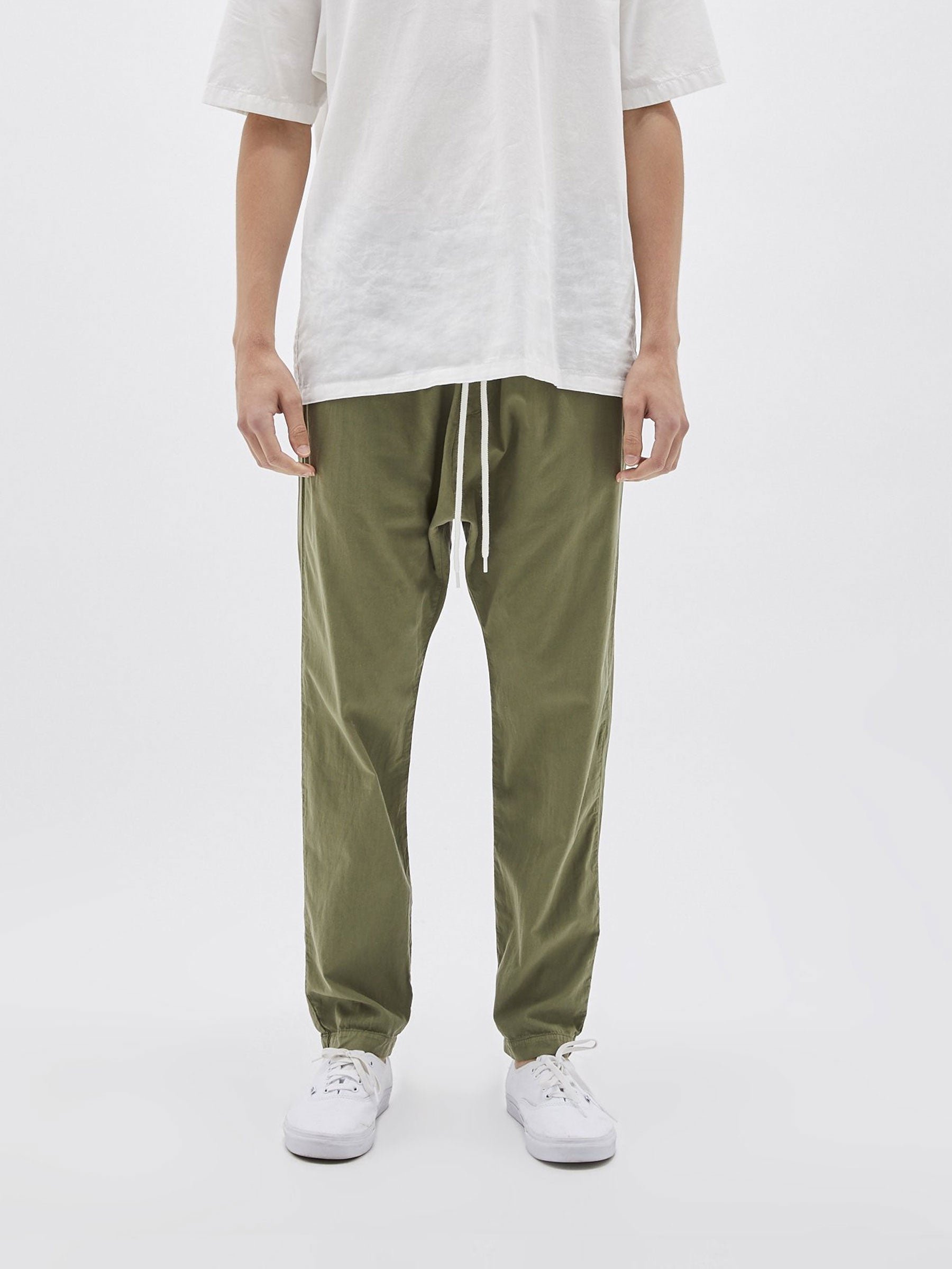 bassike twill classic beach pant in light military