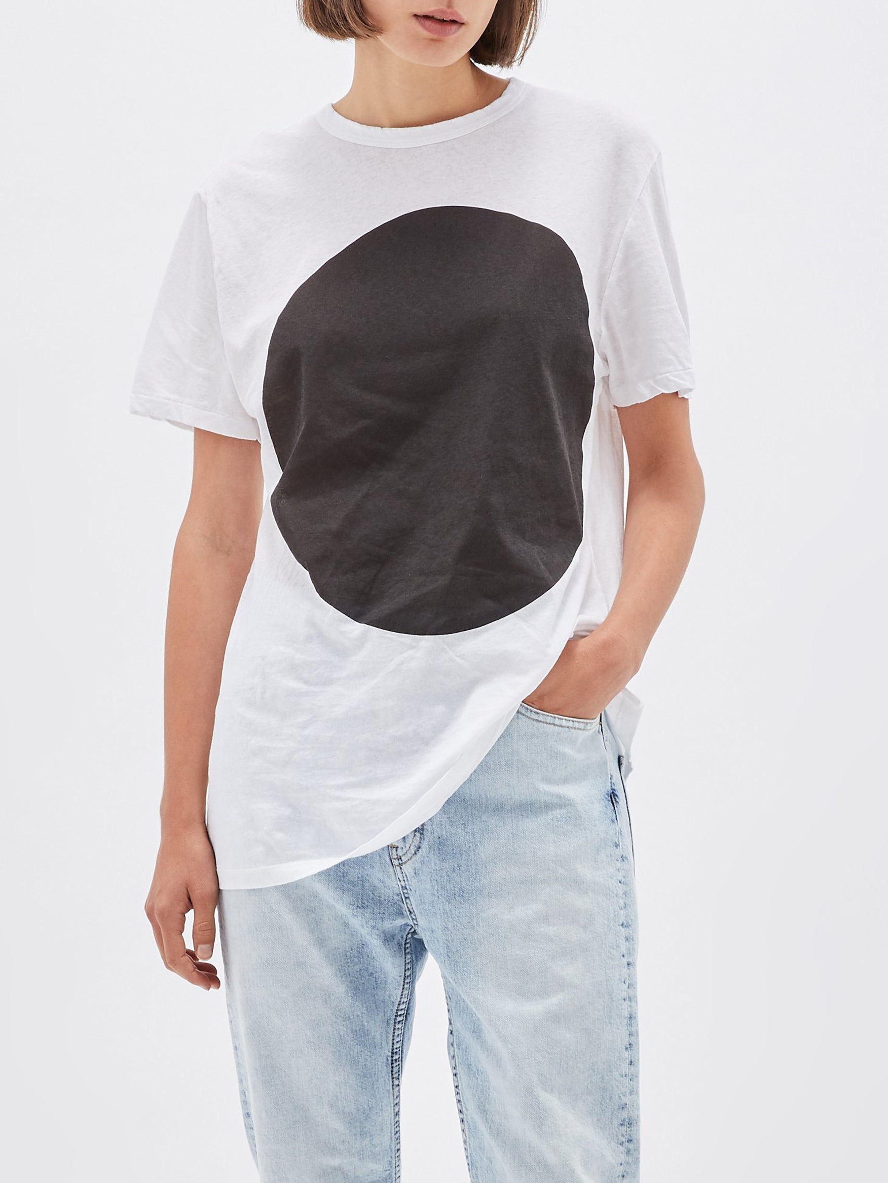bassike womens dot t.shirt ll in white w / black dot
