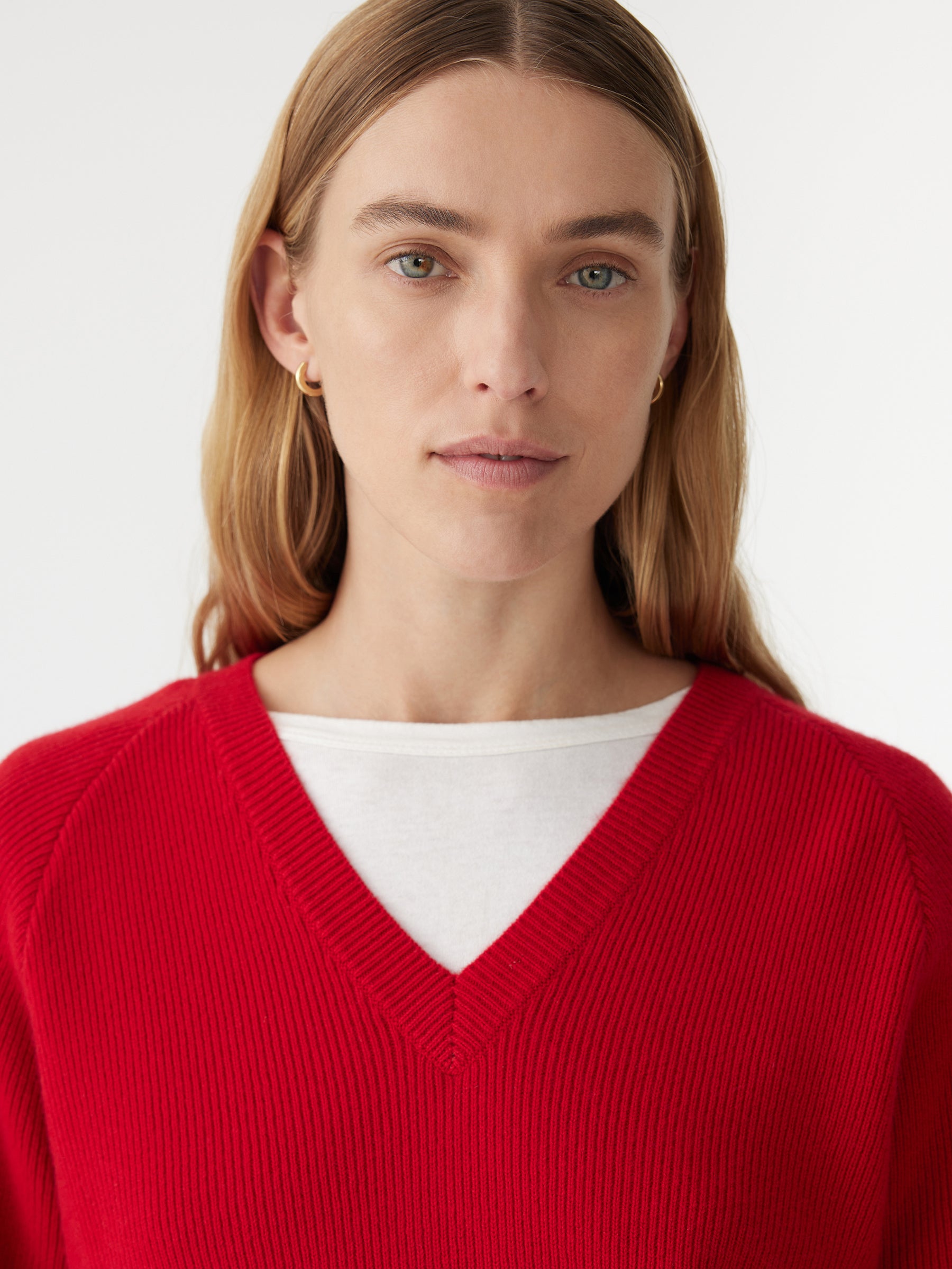 BEAMS PLUS（ビームス プラス）【別注】BATONER / Camel High Twist V-NECK KNIT（トップス ニット・セーター ）通販｜BEAMS