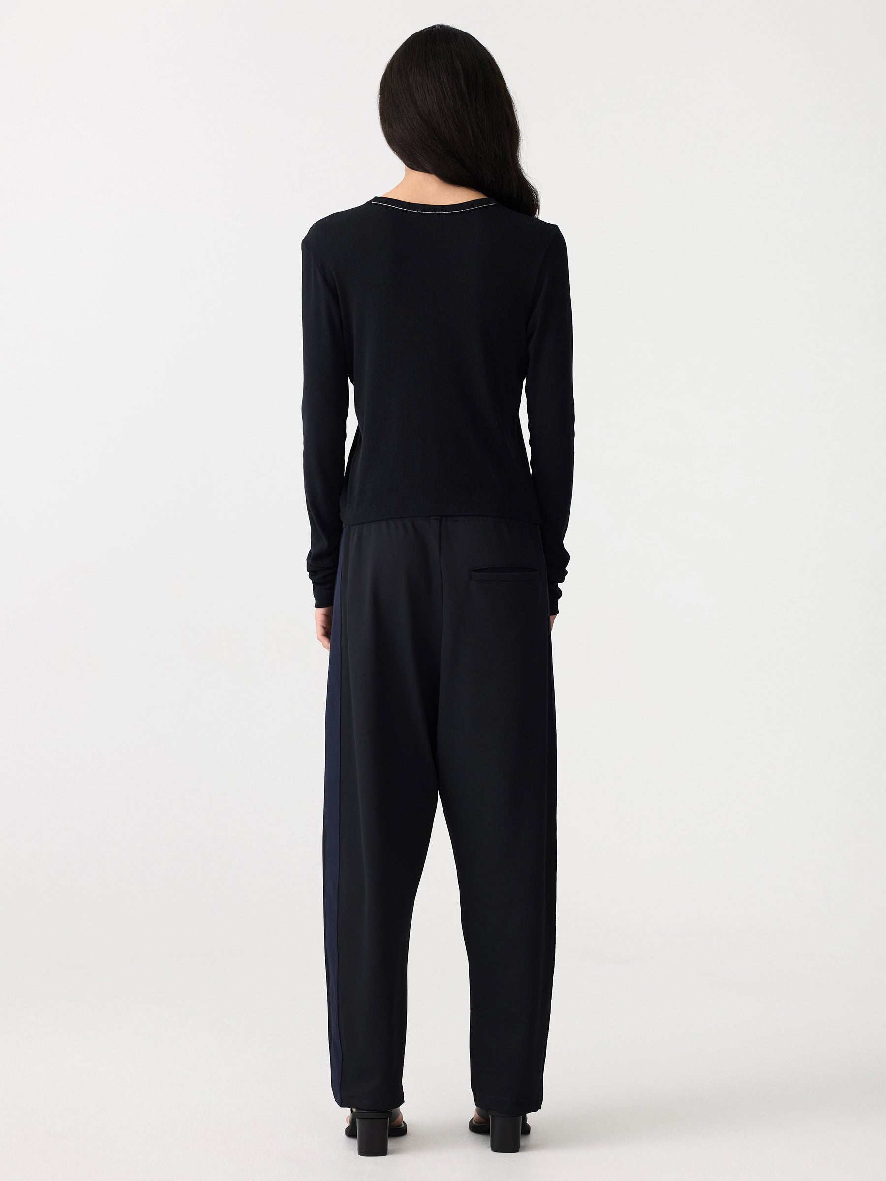 全国総量無料で Universal Twill BASSIKE – Trackpant パンツ