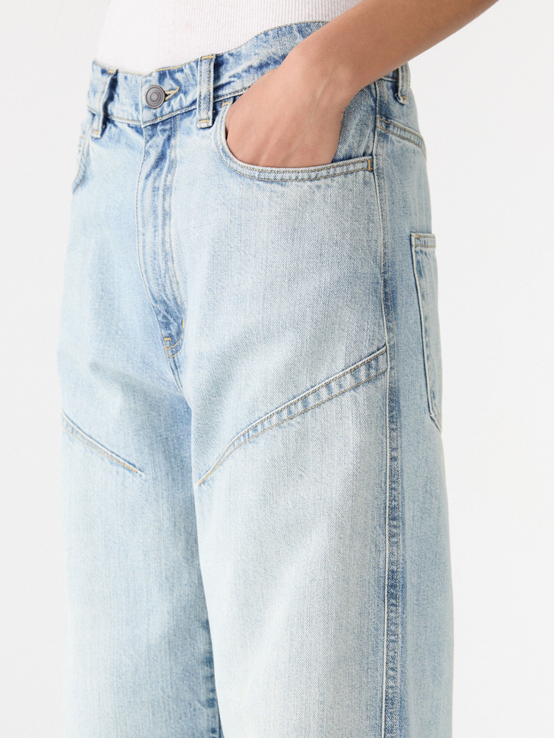Dart Detail Jean