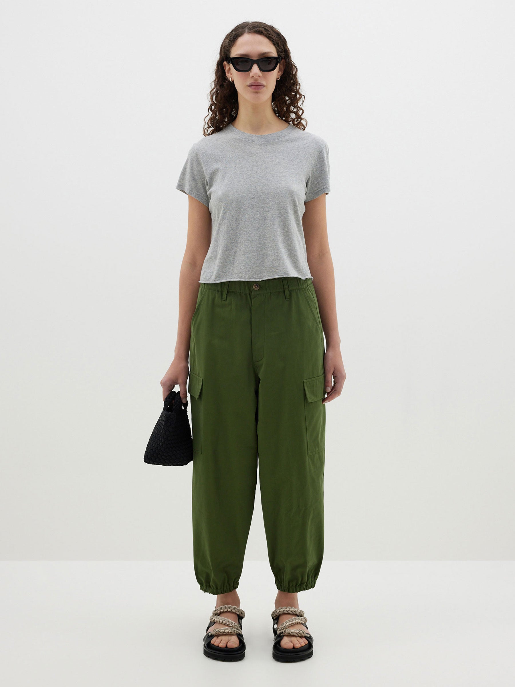 Adjustable straight-leg cotton cargo trousers - Women | Bershka