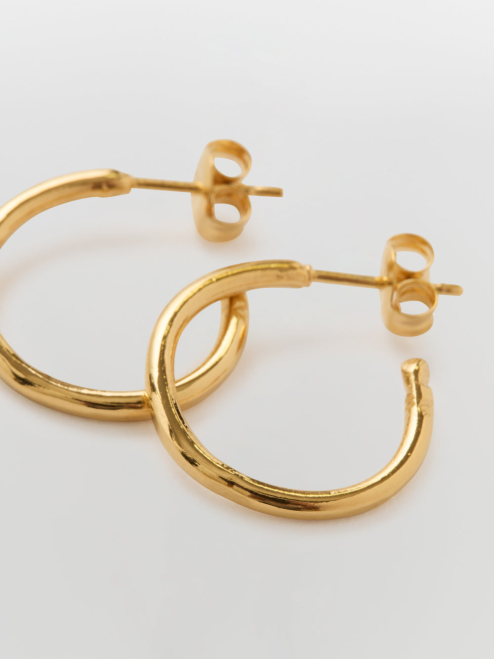 released from love 004 classic gold hoops