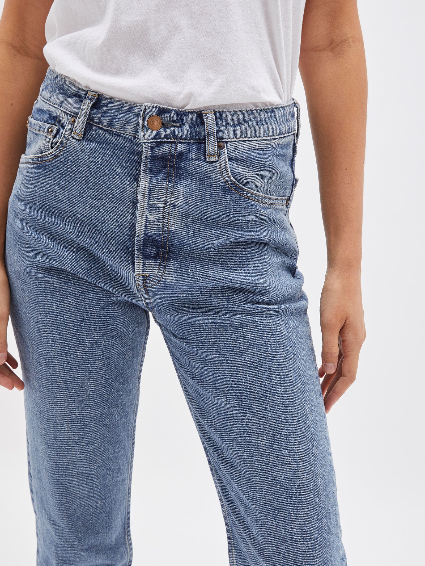 classic crop jean in worn out wash